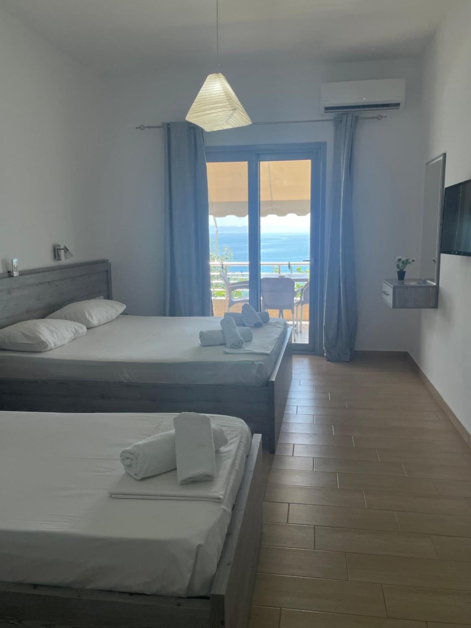 Blue Sea Apartments Qeparo Exterior photo